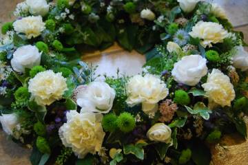 Купить ритуальный венок